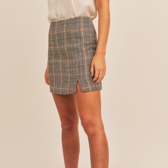 Plaid Mini Skirt - Picture 5 of 6